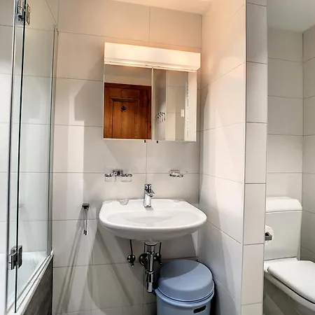 Hardy 115 Apartment *